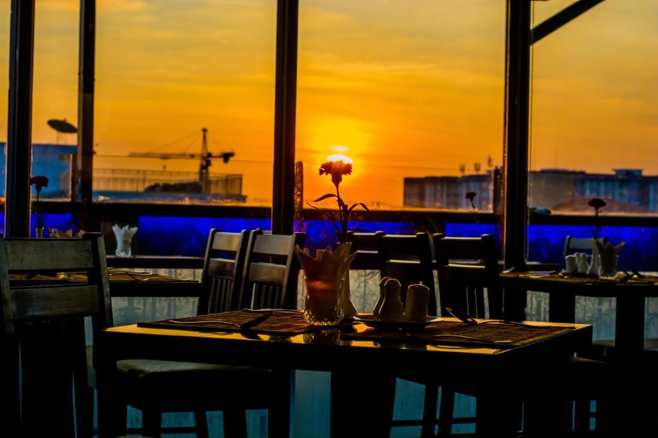 โรงแรมโบตาตอง ย่างกุ้ง ภายนอก รูปภาพ
